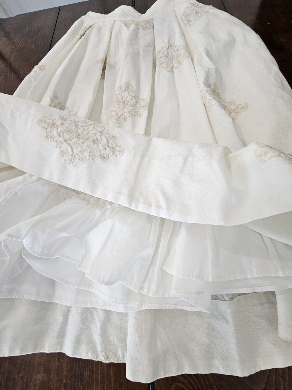 Cream Lined Midi Skirt w/Beige Embroidered Medallions Vintage Womens Sz XS NWT - Picture 5 of 11